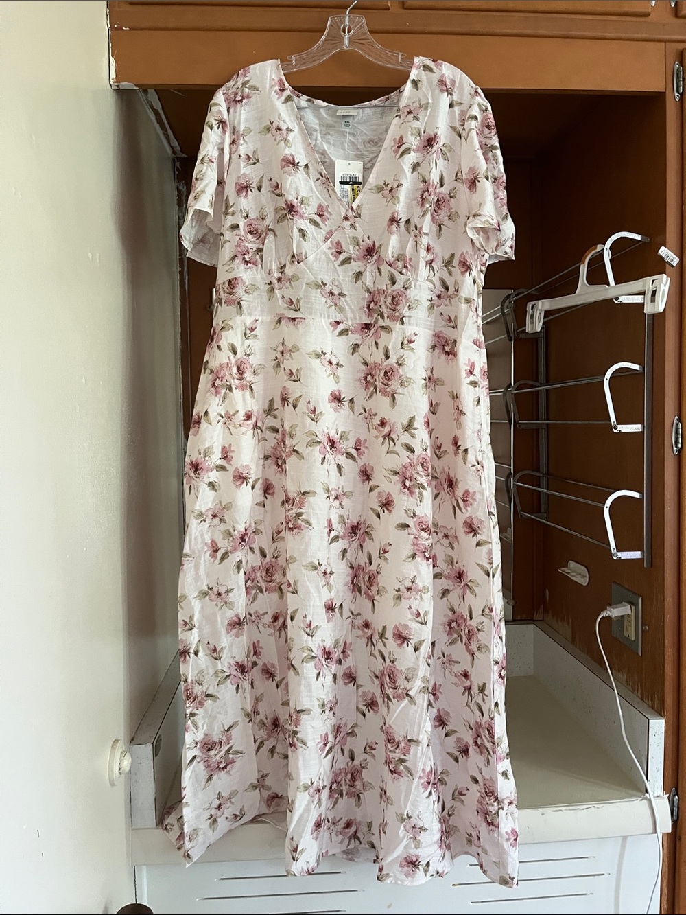 Floral V-Neck Midi Dress in light pink with Pink Roses